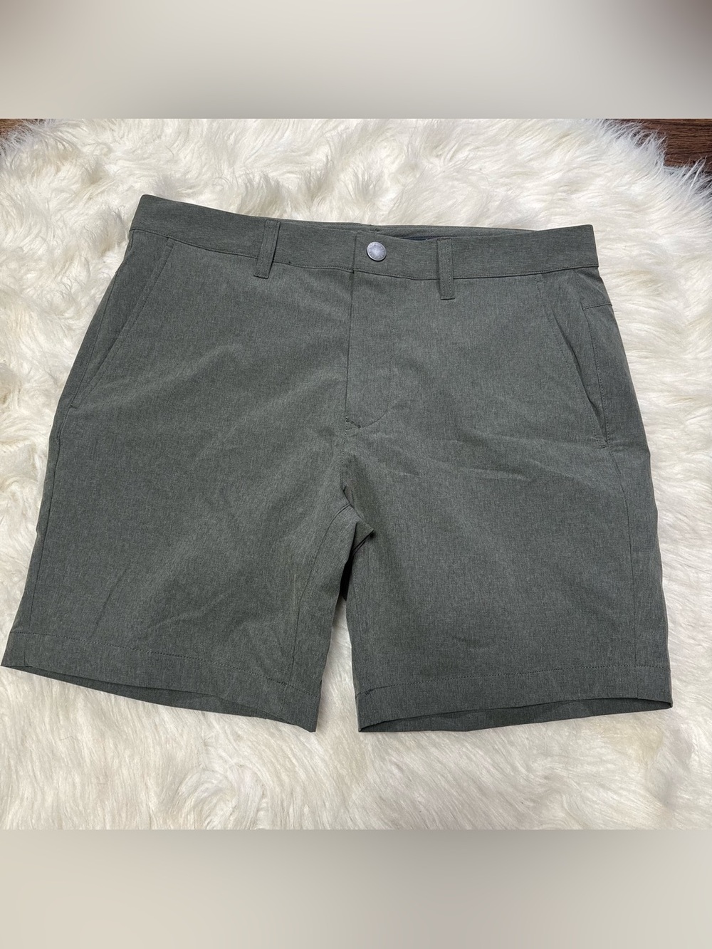 Bonobos Men's Gray Performance Shorts size 32” x 7”